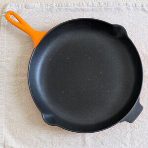 Le Creuset Skillet 12" #30 Cast Iron Double Spout Fry Pan